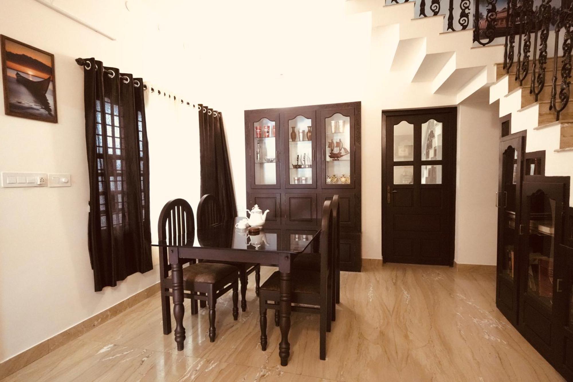 Daffodils Inn Alappuzha Экстерьер фото