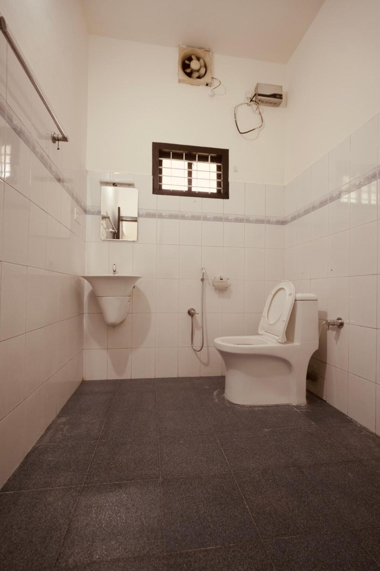 Daffodils Inn Alappuzha Экстерьер фото