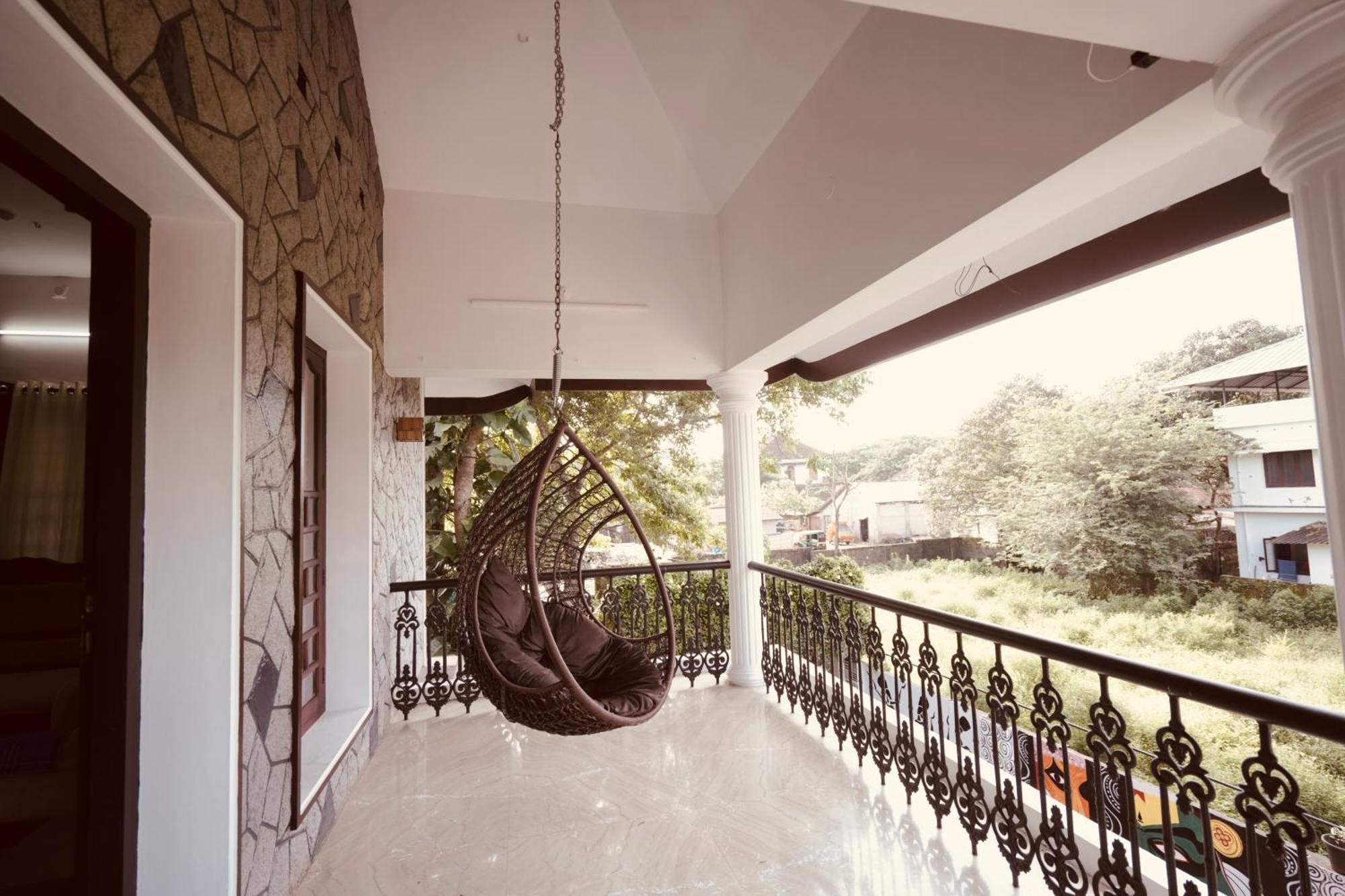 Daffodils Inn Alappuzha Экстерьер фото