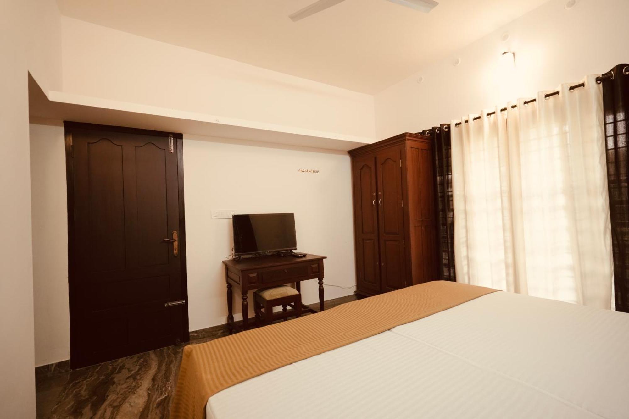 Daffodils Inn Alappuzha Экстерьер фото